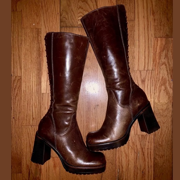❌SOLD❌ Steve Madden Leather Heeled Campus Boots - Picture 3 of 8